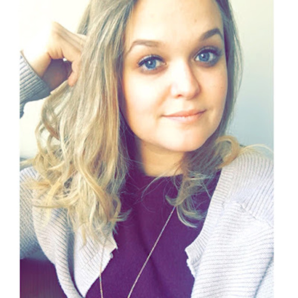 Meet your Posher, Julia - Picture 1 of 1